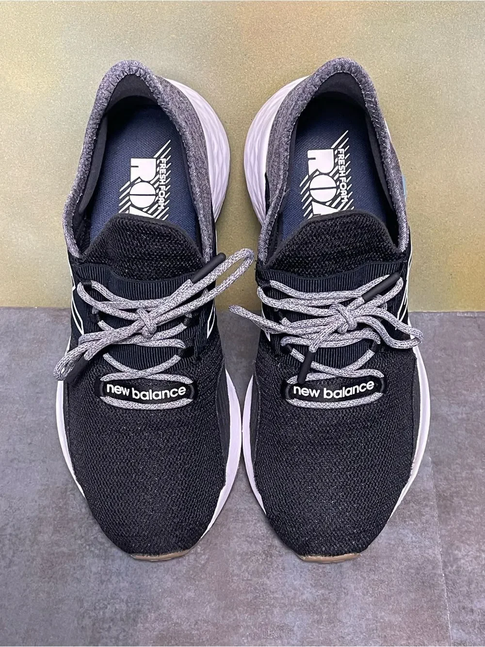New Balance Women's Fresh Foam Roav T-Shirt Black/Gray Sneakers Size 9.5B